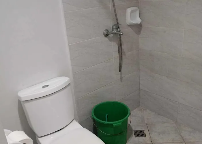 3 Mins From Airport Pool Access Wi-fi Tv Gym Apartment *