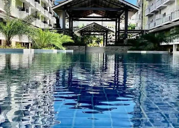 3 Mins From Airport Pool Access Wi-fi Tv Gym Apartment Pajo