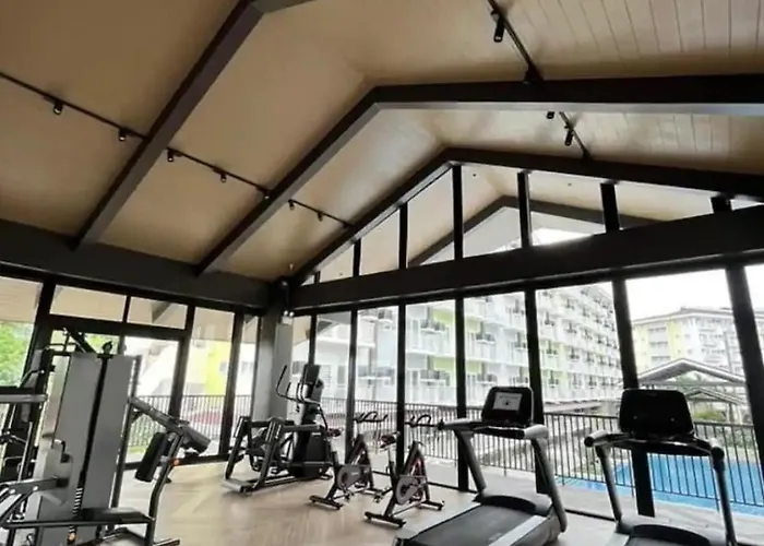 3 Mins From Airport Pool Access Wi-fi Tv Gym * Pajo