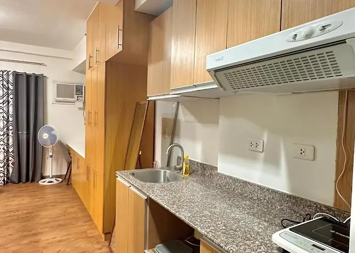 Apartment 3 Mins From Airport Pool Access Wi-fi Tv Gym *