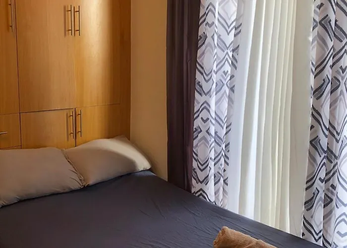 3 Mins From Airport Pool Access Wi-fi Tv Gym Pajo