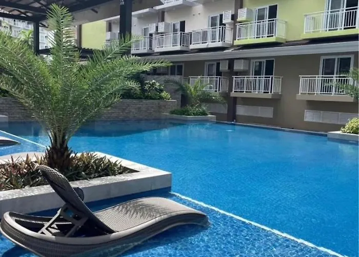 Apartment 3 Mins From Airport Pool Access Wi-fi Tv Gym Pajo